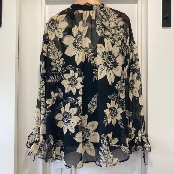 H&M Black & Ivory Floral Print Tie Flowy Blouse Top Size 4 - Picture 6 of 13